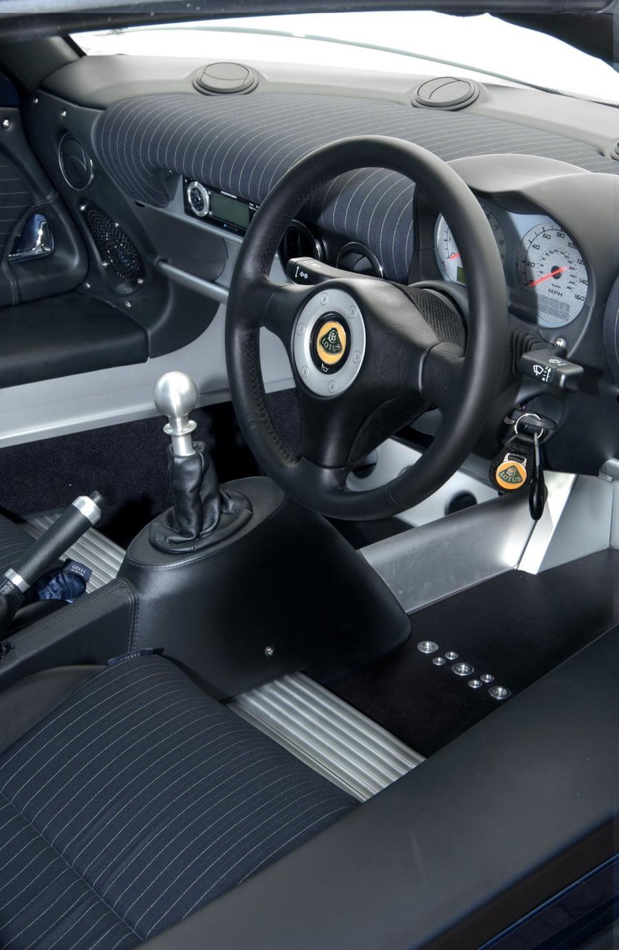  Lotus Exige 2000 года  (фото 2 из 6)